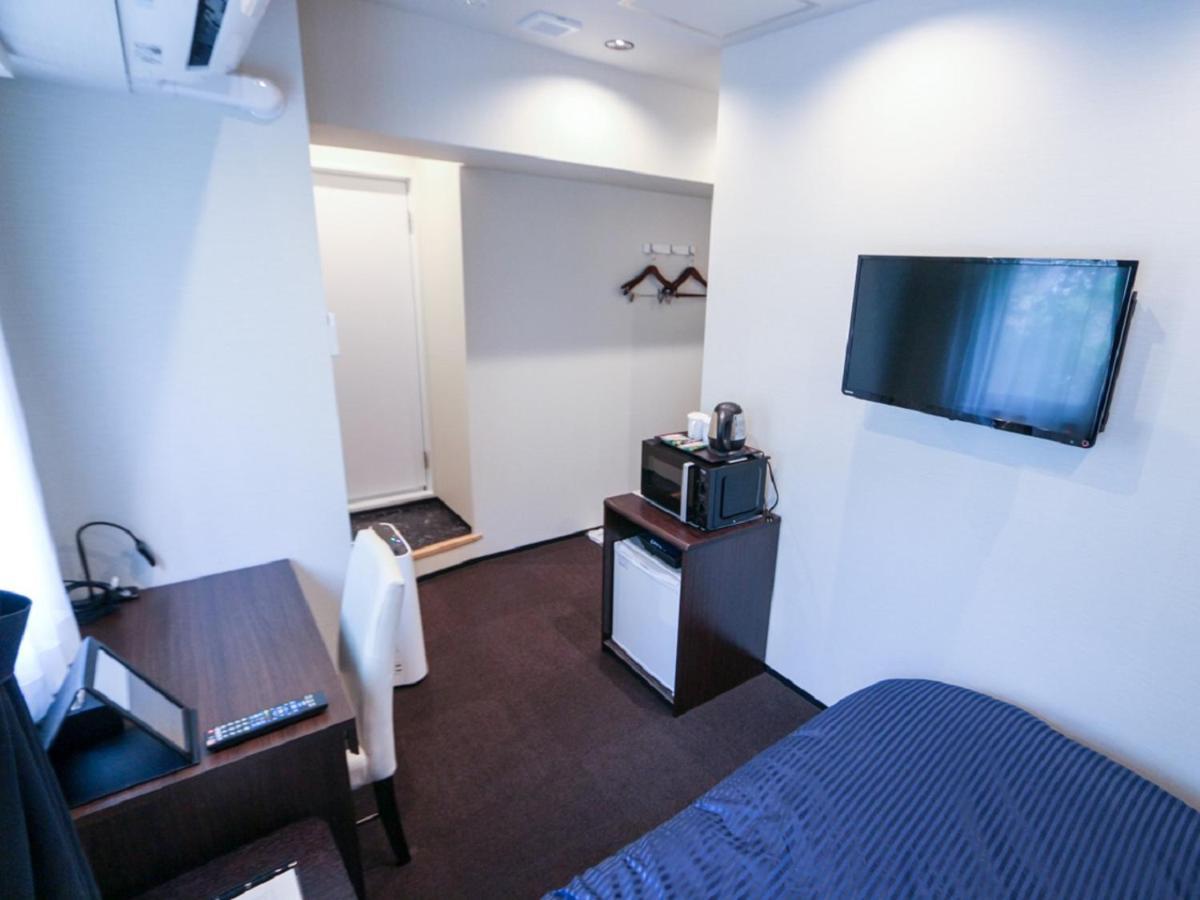 Hotel Livemax Yokohama Kannai Ekimae Экстерьер фото