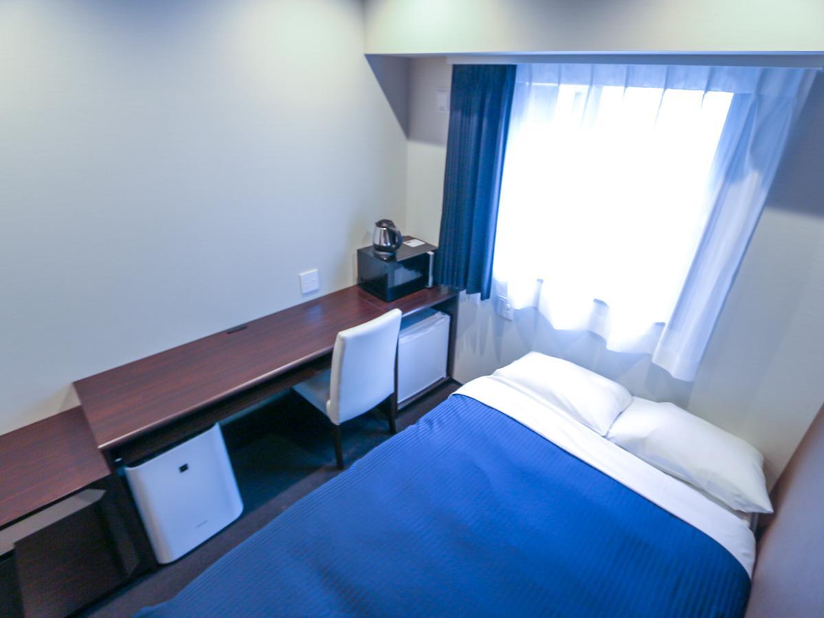 Hotel Livemax Yokohama Kannai Ekimae Экстерьер фото
